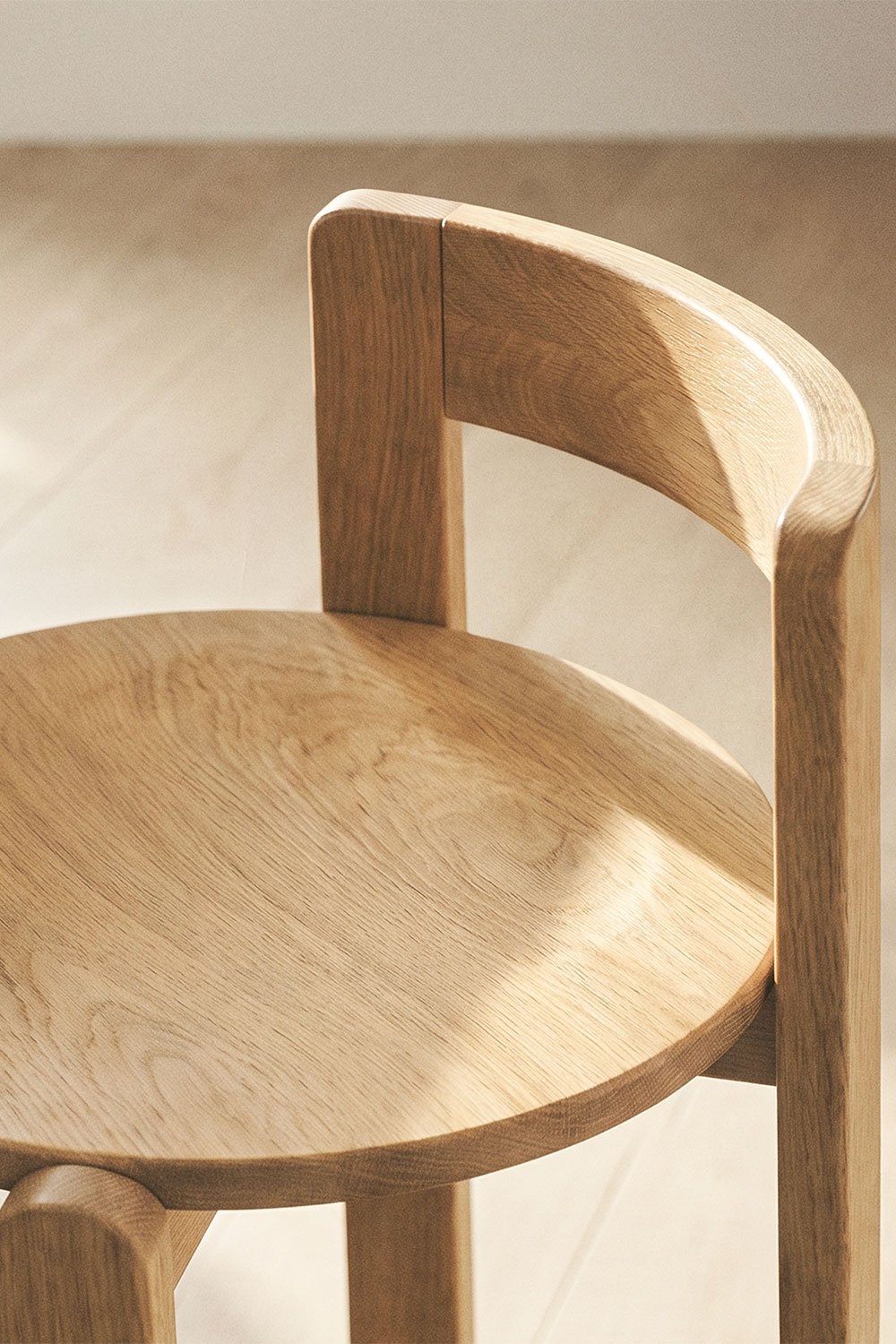 Pack of 4 high stools in Noreli oak wood, gallery image 2