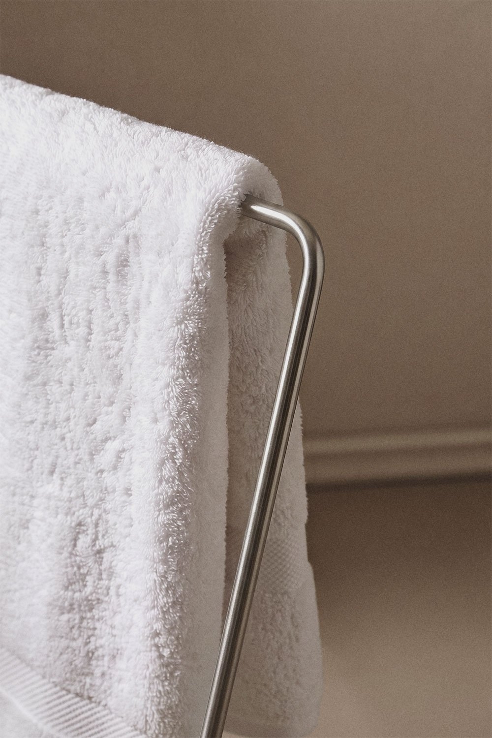 Idunai folding stainless steel freestanding towel rack, gallery image 2