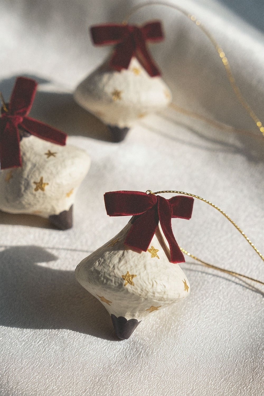 Pack of 3 Jauvons papier-mâché Christmas ornaments, gallery image 1