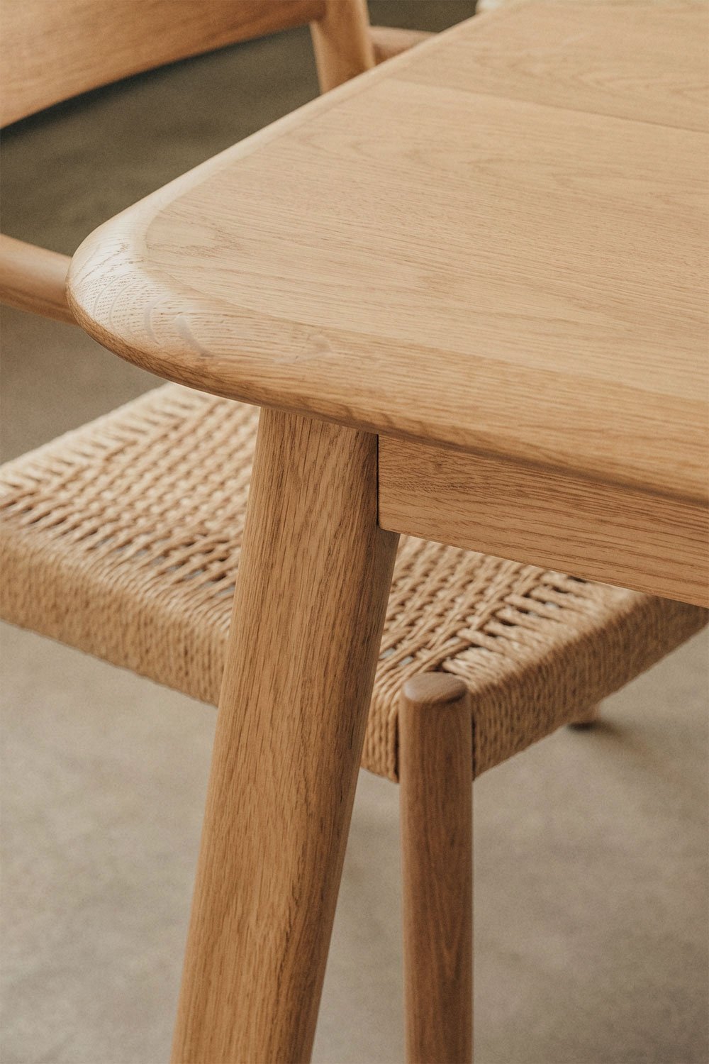 Extendable dining table set 220-320x95 cm Treveris and 12 dining chairs in oak wood and braided rope Mara, gallery image 2