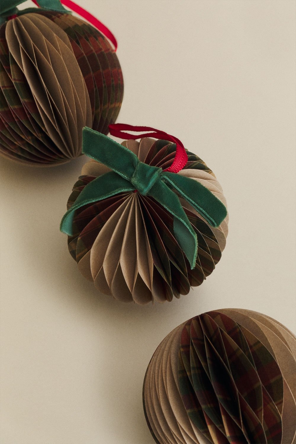 Pack of 3 Christmas paper decorations Luvia, gallery image 4