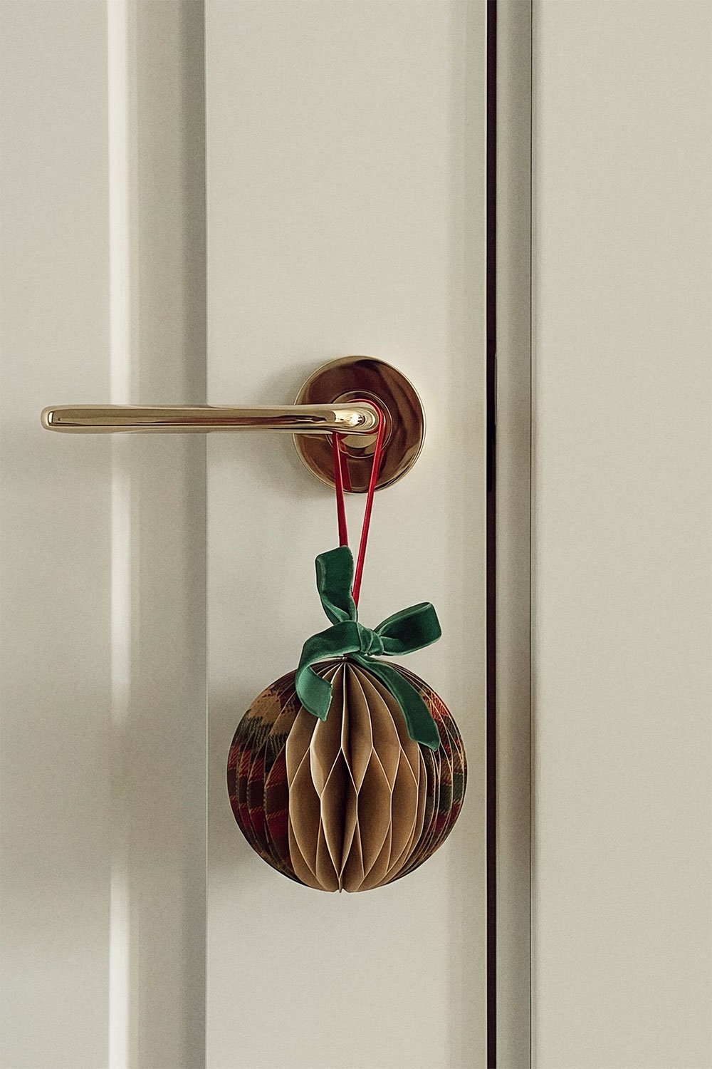 Pack of 3 Christmas paper decorations Luvia, gallery image 1