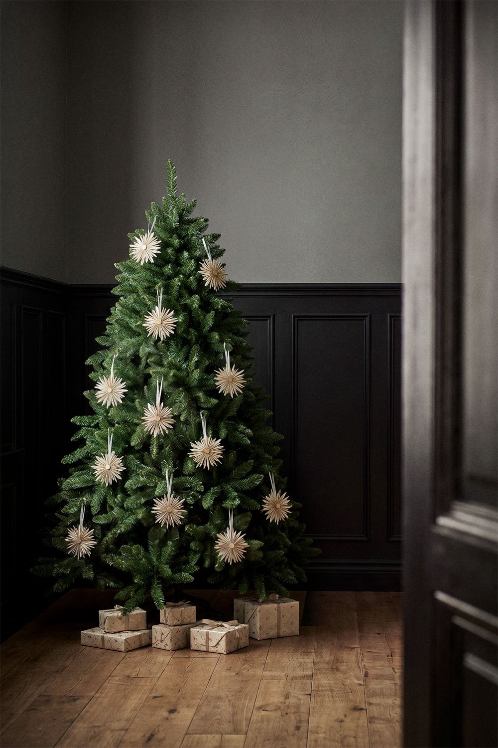 Ivero Christmas Tree, gallery image 1