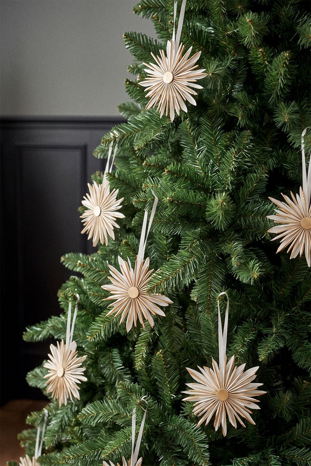 Ivero Christmas Tree, gallery image 2