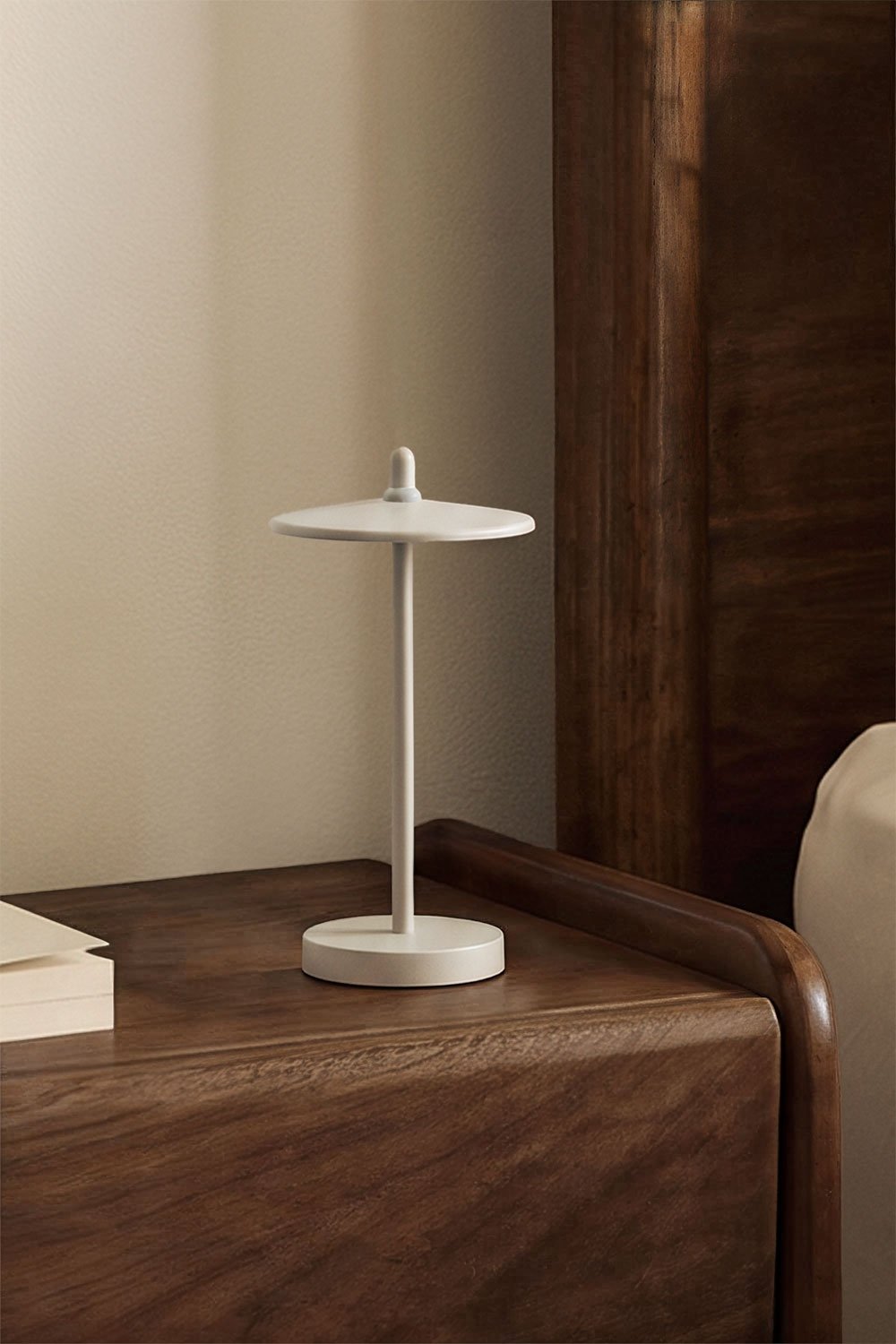 Wireless LED iron table lamp Zuniga, gallery image 1