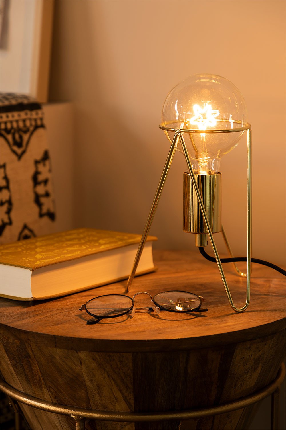 Metallic Table Lamp Kate, gallery image 2