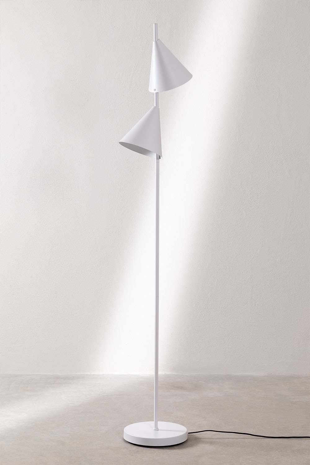 Clarisse floor lamp, gallery image 1
