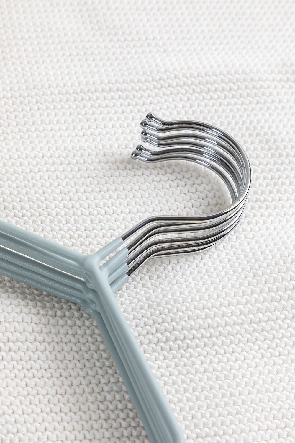 Set of 6 Kids Hangers Anttal , gallery image 3